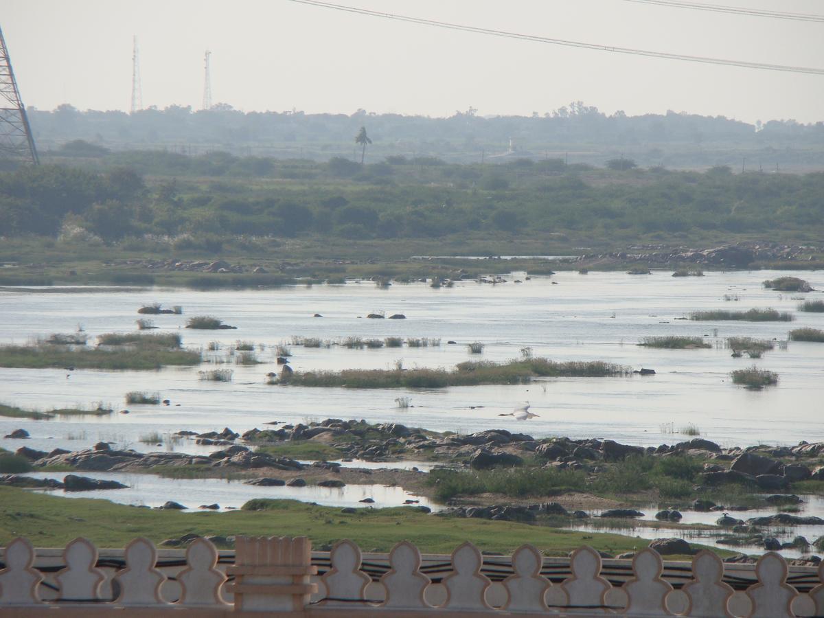 Sreeniketanam Lodge Mādhavaram Buitenkant foto