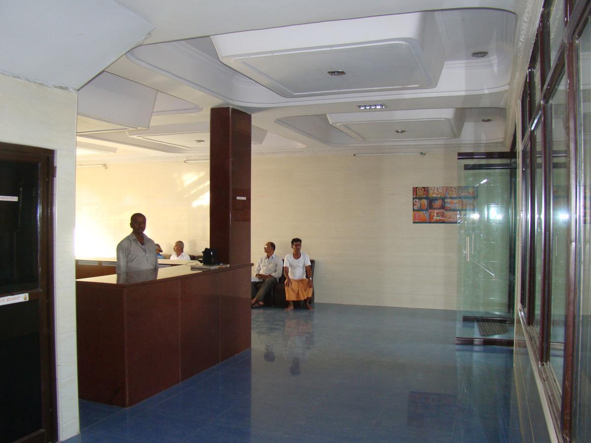 Sreeniketanam Lodge Mādhavaram Buitenkant foto